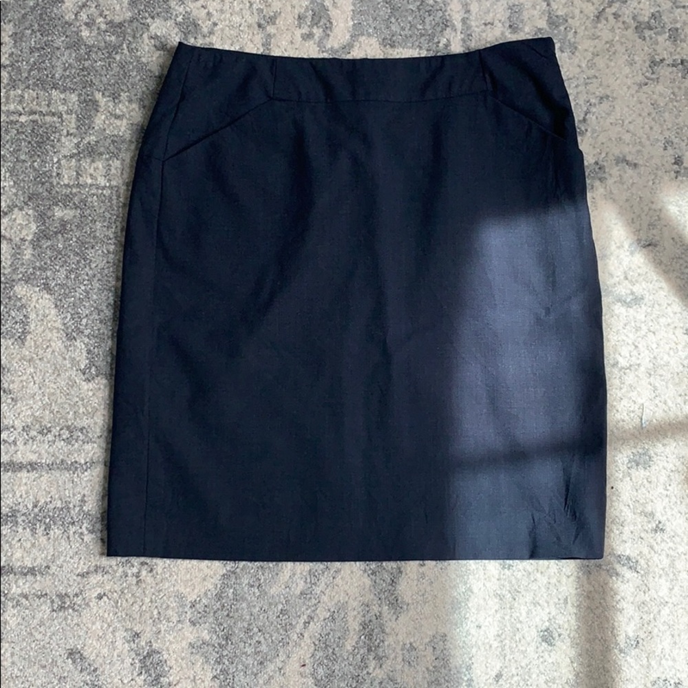 Theory - Navy stretch wool pencil skirt - size 4
